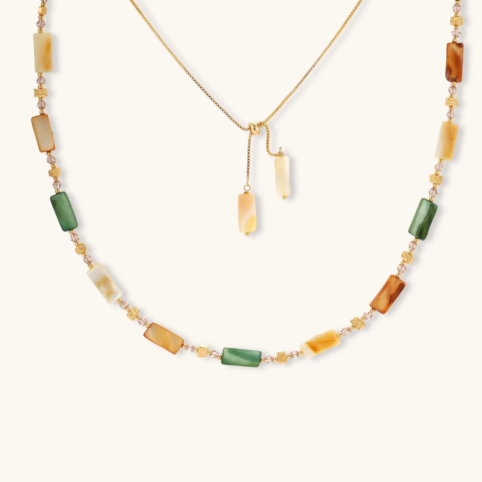 Collier Coquillage Déesse de la Terre, laiton doré à l’or 18 carats · perles de coquillage - bijou VALDESSE